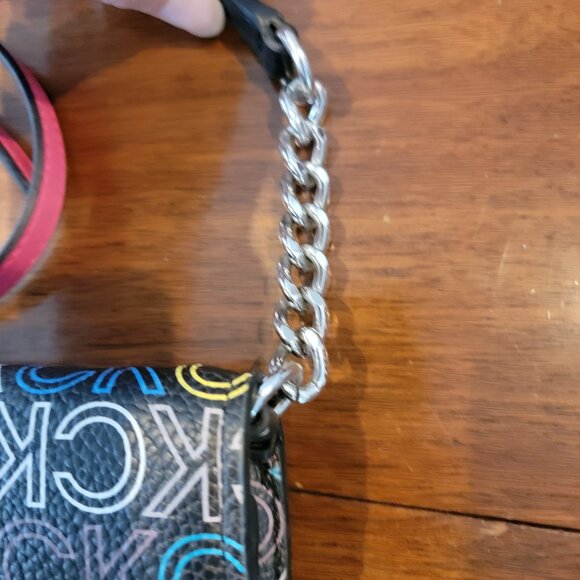 CALVIN KLEIN Multicolored Logo Crossbody Chain Wallet MSRP $138 - Picture 9 of 16